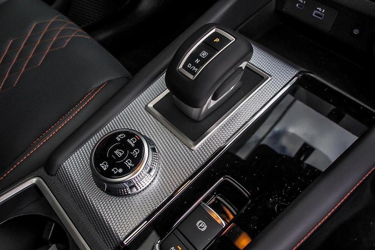 2025 Mitsubishi Outlander Exceed Tourer ZM Auto AWD MY24 image 15