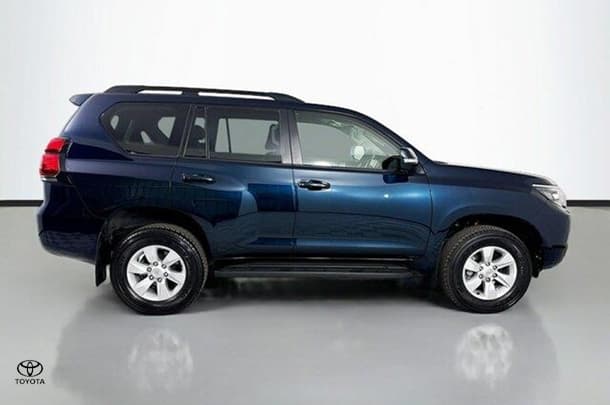 2023 Toyota Prado GXL image 10