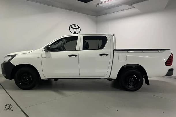 2024 Toyota Hilux Workmate image 9