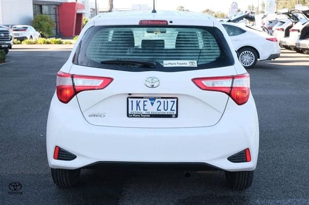 2017 Toyota Yaris Ascent image 4