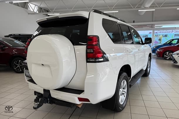 2022 Toyota Prado GXL image 6