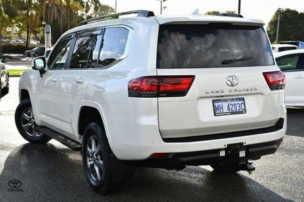 2023 Toyota Landcruiser VX image 3