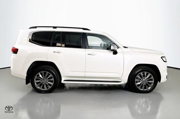 2022 Toyota LANDCRUISER Sahara ZX image 10