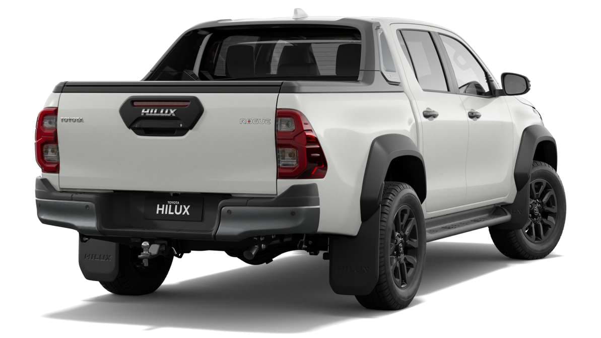2024 Toyota Hilux 4x4 Rogue 48V Double-Cab Pick-Up image 3