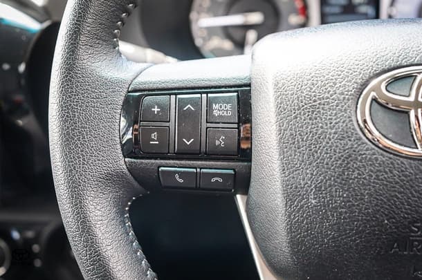 2023 Toyota HILUX SR5 image 15