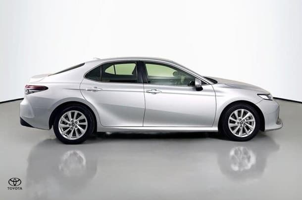2023 Toyota Camry Ascent image 9