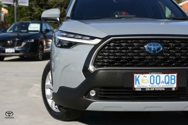 2022 Toyota Corolla Cross Hybrid GXL image 2