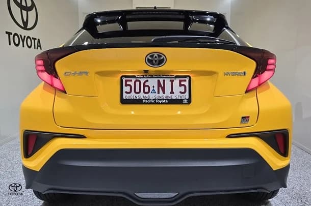 2023 Toyota C-HR Hybrid GR-S image 3