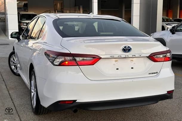 2023 Toyota Camry Hybrid Ascent image 2