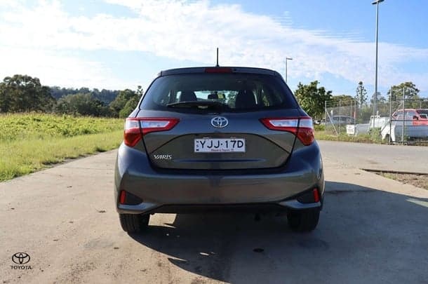 2019 Toyota Yaris Ascent image 5