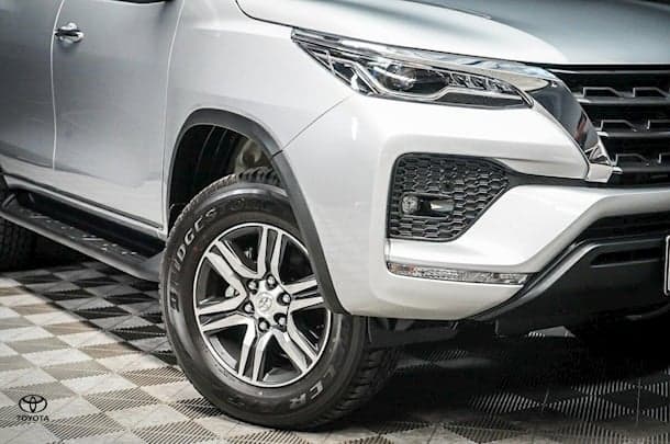 2025 Toyota Fortuner GXL image 2