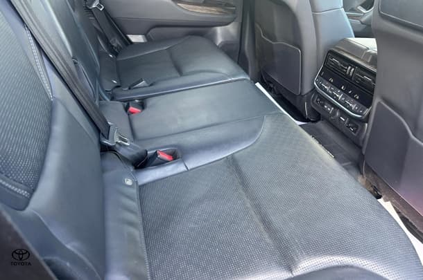 2022 Toyota Landcruiser Sahara image 26