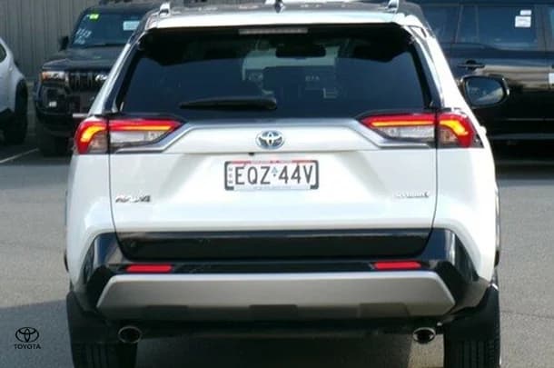 2022 Toyota RAV4 XSE image 6