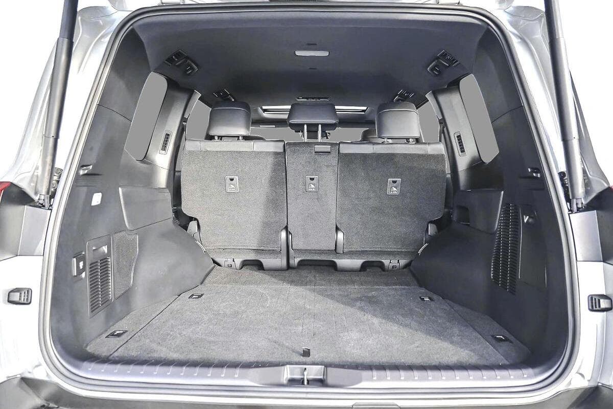 2024 Toyota Landcruiser Sahara ZX Auto 4x4 image 11