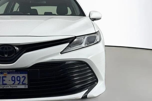 2019 Toyota Camry Ascent image 3