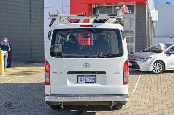 2017 Toyota Hiace LWB image 5