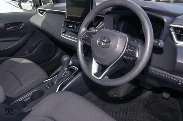 2024 Toyota Corolla Hatch Hybrid Ascent Sport image 6