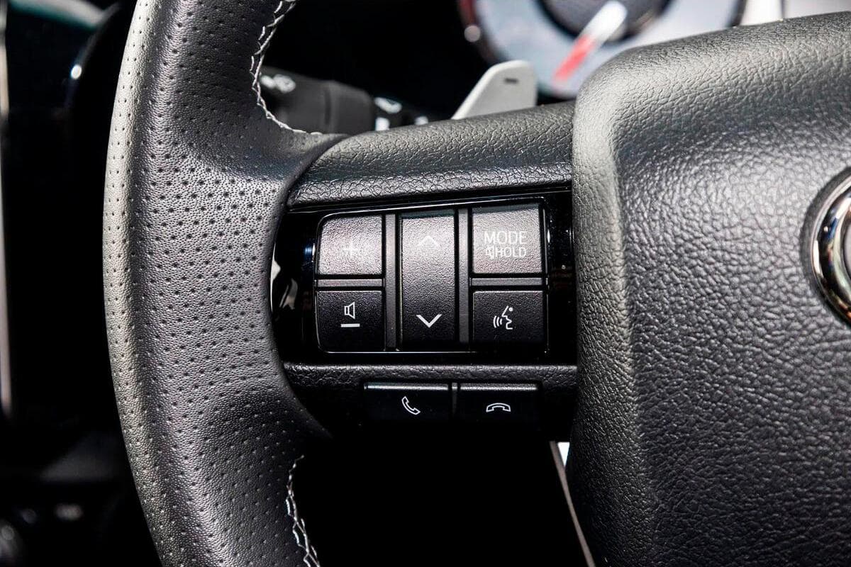 2024 Toyota Hilux GR Sport Auto 4x4 Double Cab image 16