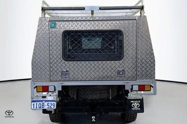 2021 Toyota LANDCRUISER MILITARY GXL image 7