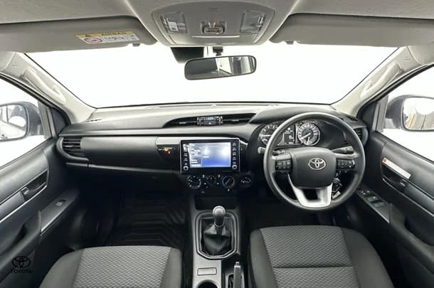 2024 Toyota Hilux Workmate image 2