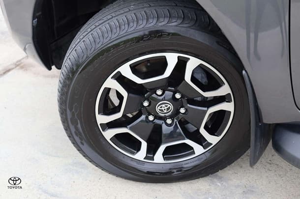 2022 Toyota Hilux 4x4 SR5 image 29