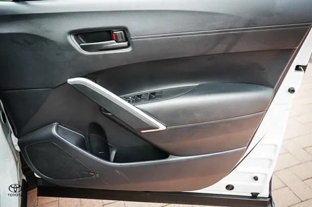 2024 Toyota Corolla Cross GX image 11