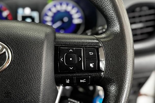 2020 Toyota Hilux SR image 23