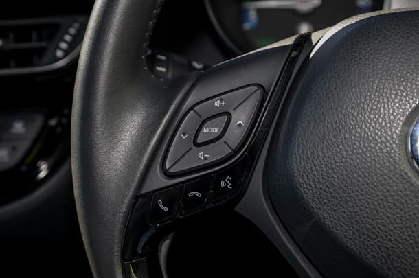 2022 Toyota C-HR Hybrid Koba 2WD image 11