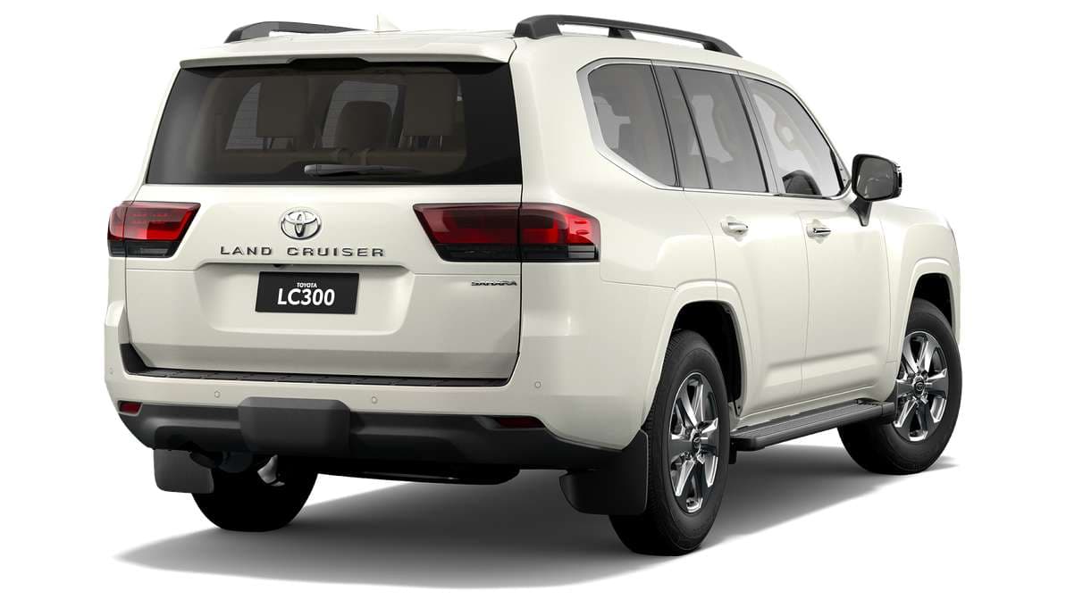 2025 Toyota LandCruiser 300 Sahara Automatic image 3