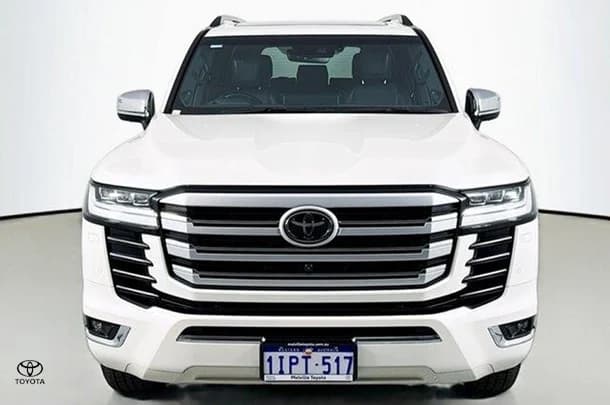2022 Toyota LANDCRUISER Sahara ZX image 2