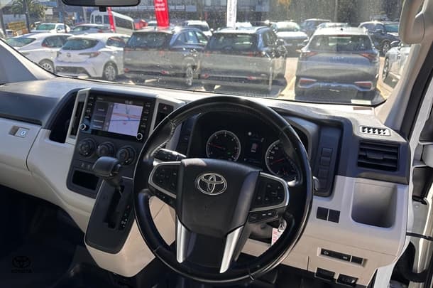 2021 Toyota HiAce LWB image 14
