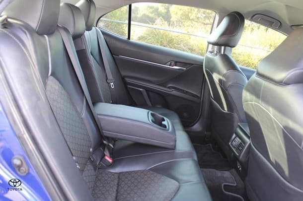 2020 Toyota Camry SX image 18