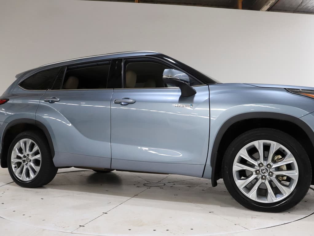 2021 Toyota Kluger Hybrid AWD GRANDE image 25