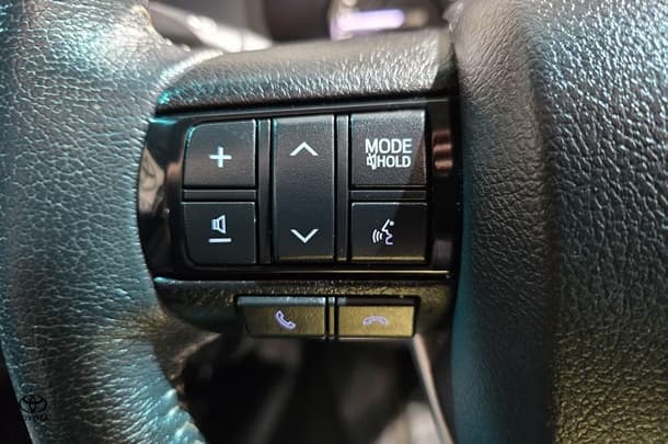 2022 Toyota Hilux SR5 image 17