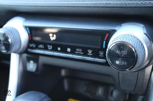 2021 Toyota RAV4 Hybrid GXL-2WD image 32