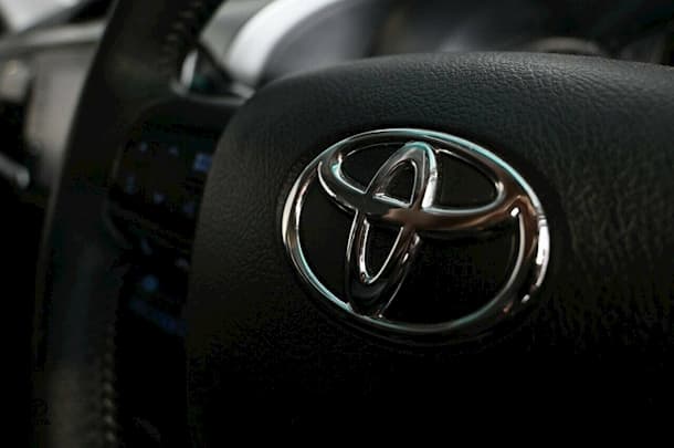 2023 Toyota Hilux SR5 image 16