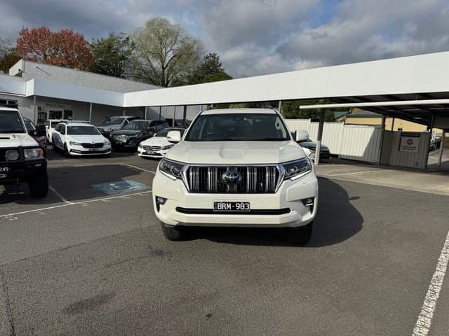 2021 Toyota Prado VX image 2