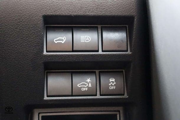 2022 Toyota Landcruiser VX image 32