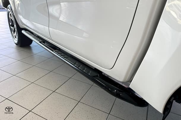 2024 Toyota Hilux SR5 image 13