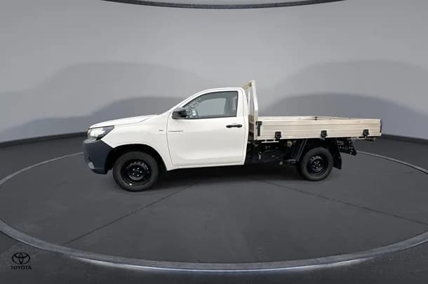 2023 Toyota HILUX Workmate image 5