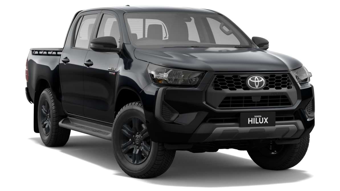 2025 Toyota Hilux 4x4 SR 48V Diesel Double-Cab Pick-Up image 1