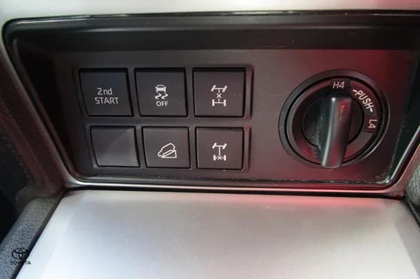 2019 Toyota Prado GXL image 20