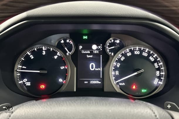 2022 Toyota Prado Kakadu image 22