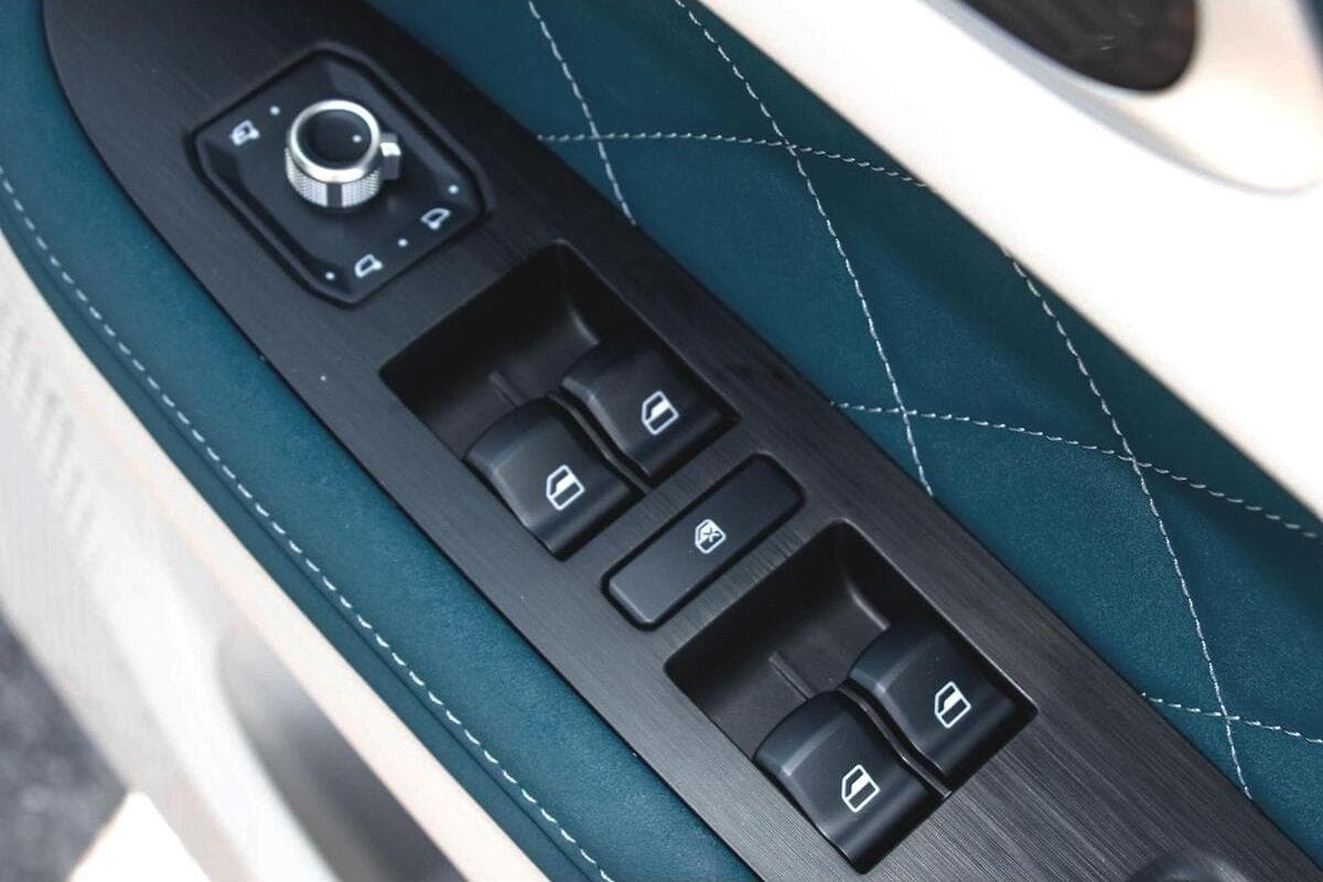 2024 GWM Ora Standard Range Auto image 16