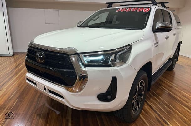 2023 Toyota Hilux SR5 image 10