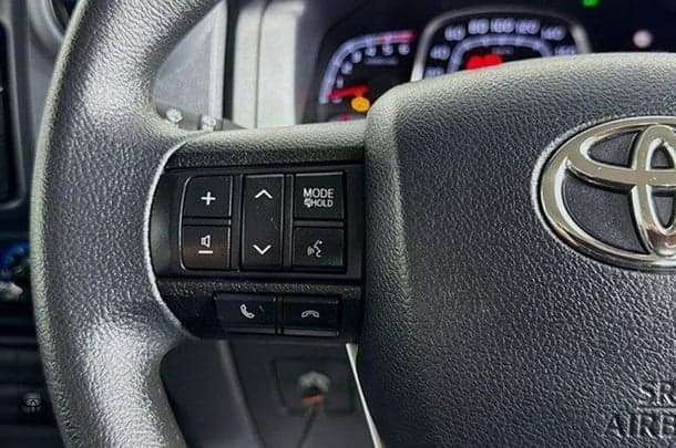 2023 Toyota LANDCRUISER MILITARY GXL image 17