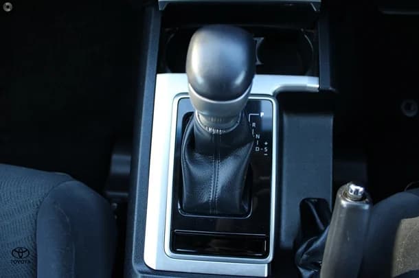 2022 Toyota Prado GXL image 22
