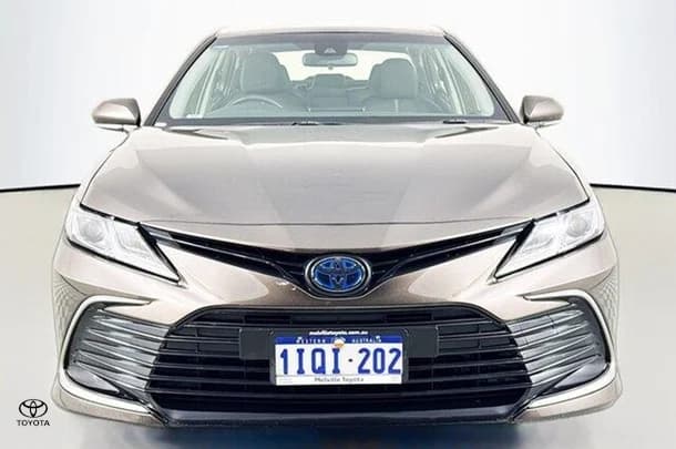 2023 Toyota Camry Hybrid Ascent image 2