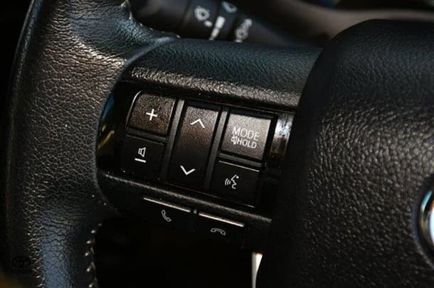 2018 Toyota Hilux SR5 image 15