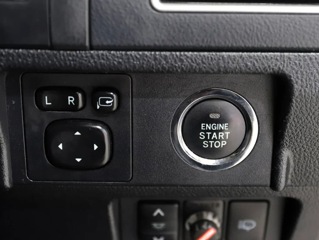 2017 Toyota Prado Kakadu image 19